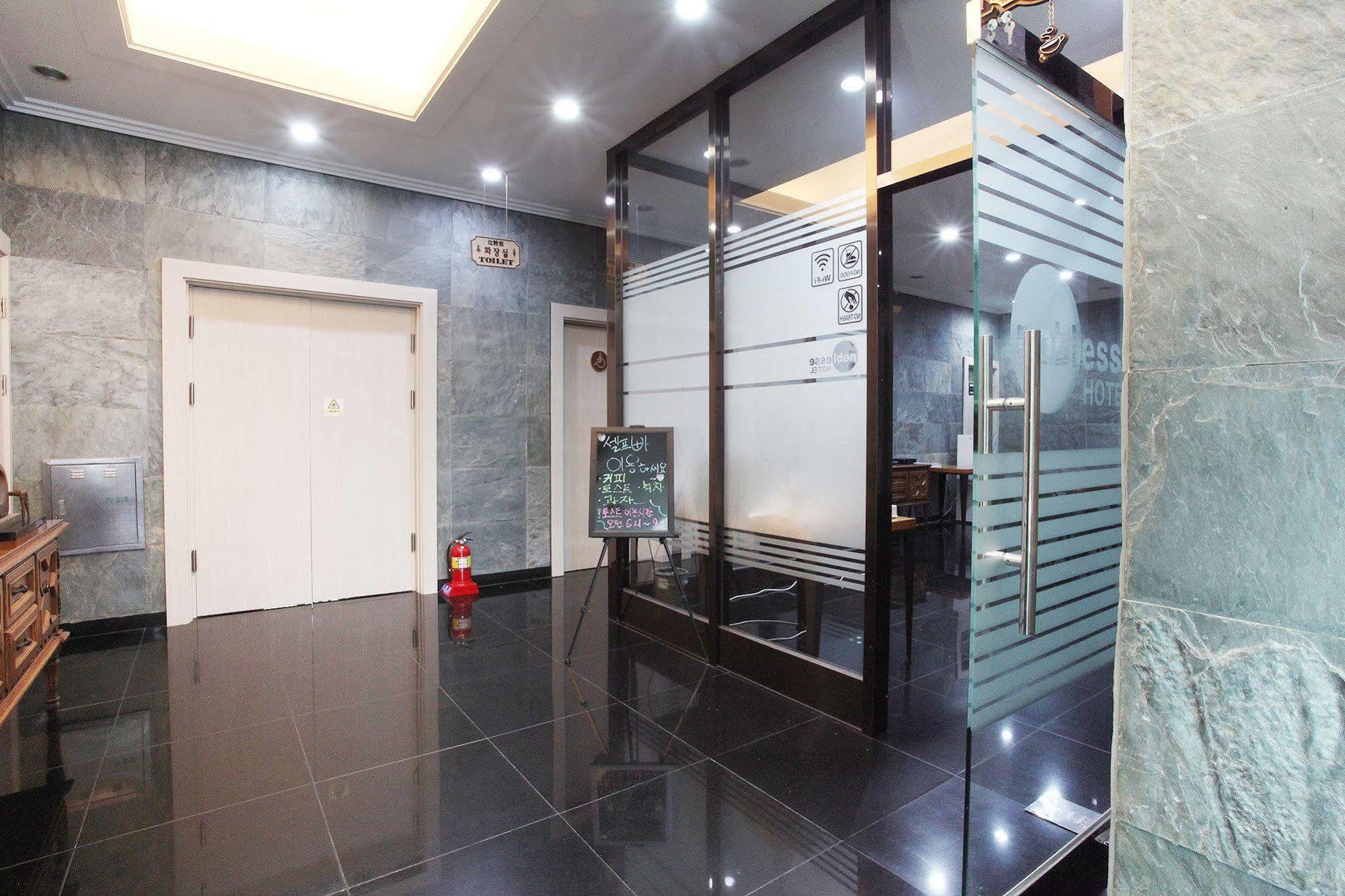 Noblesse Hotel Jeju Buitenkant foto