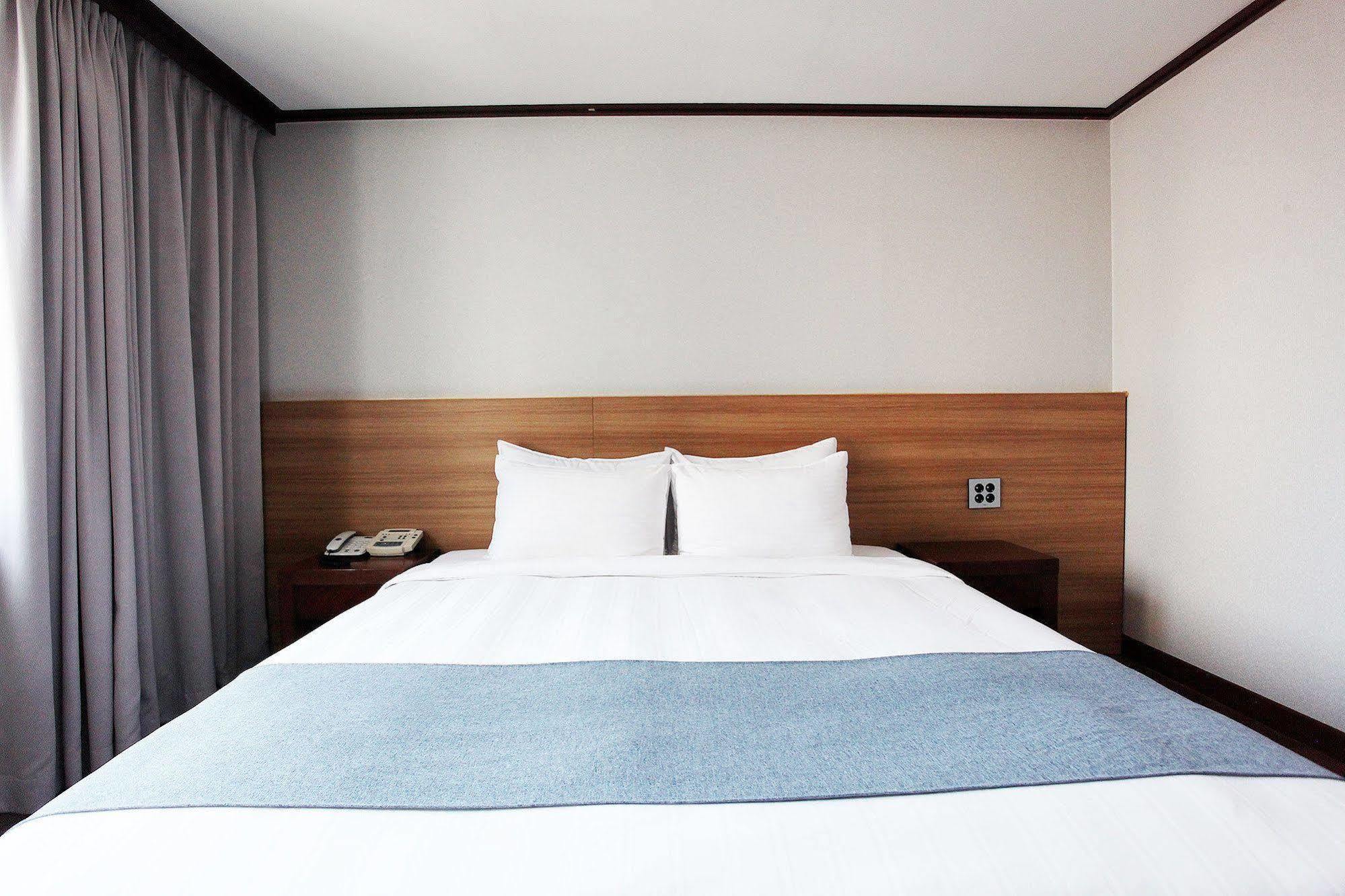 Noblesse Hotel Jeju Buitenkant foto