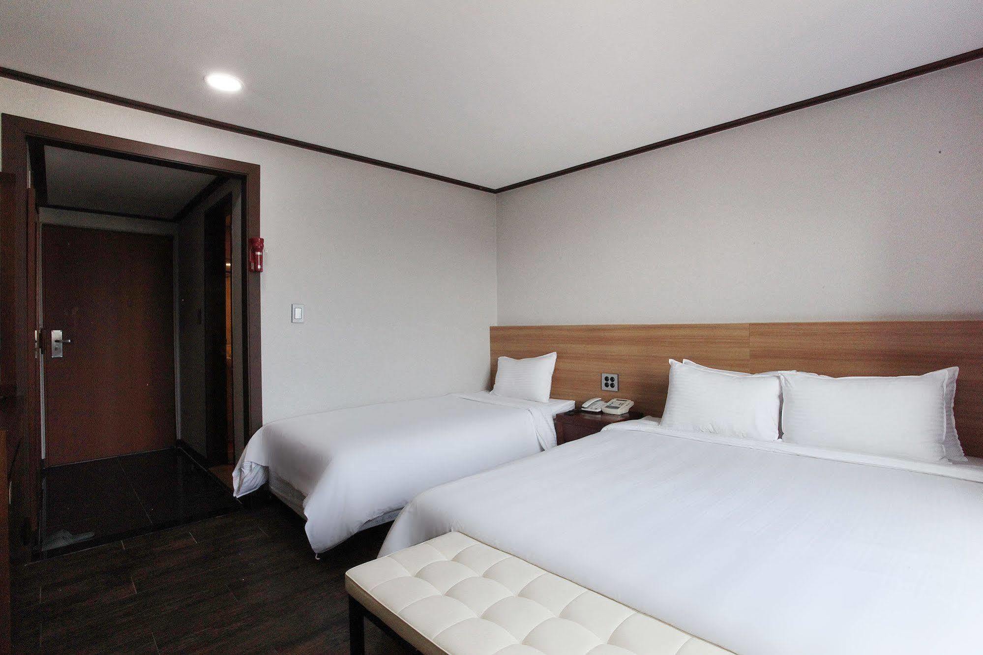 Noblesse Hotel Jeju Buitenkant foto